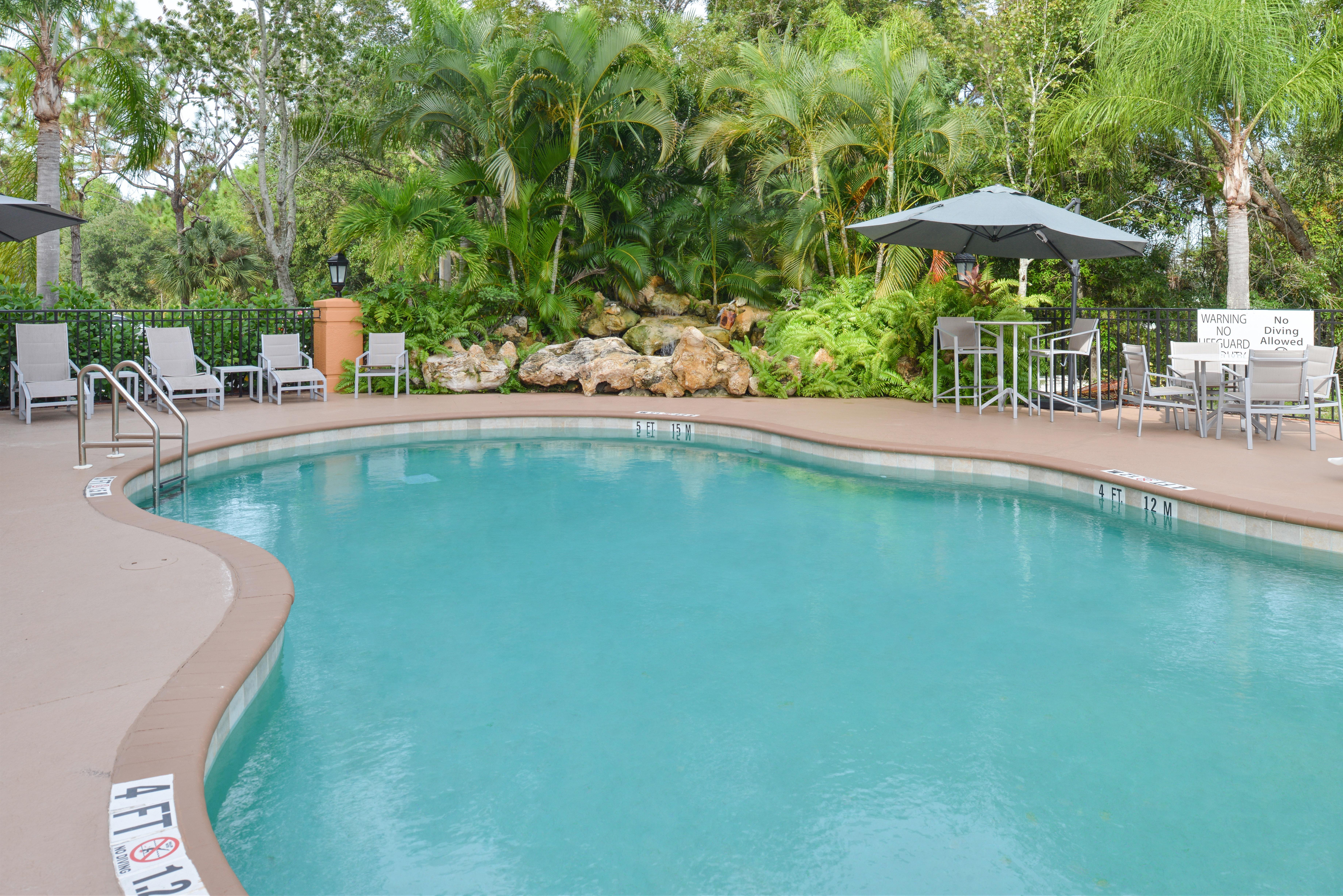 Holiday Inn Express Hotel & Suites Bonita Springs/Naples By Ihg Buitenkant foto