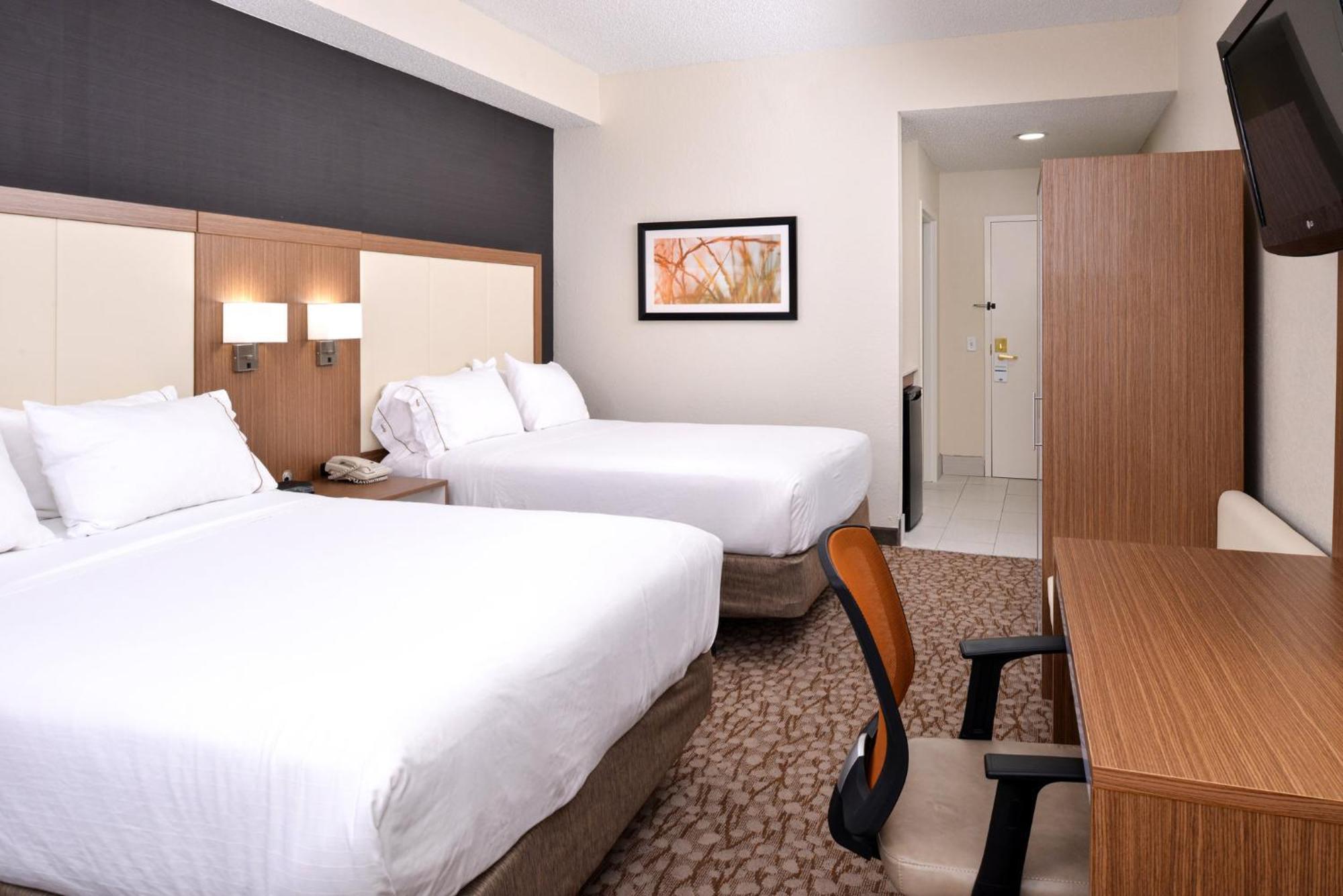 Holiday Inn Express Hotel & Suites Bonita Springs/Naples By Ihg Buitenkant foto