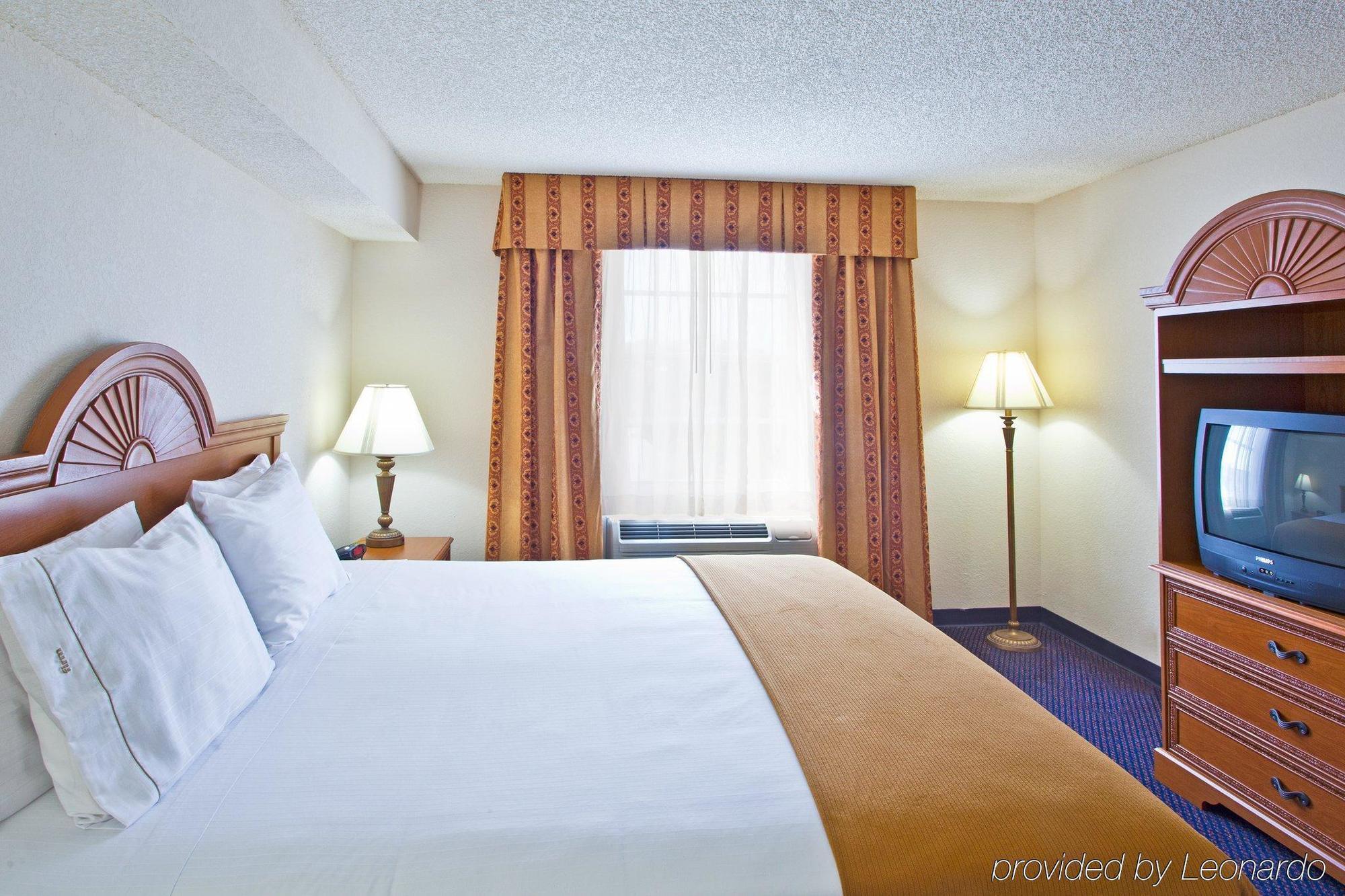Holiday Inn Express Hotel & Suites Bonita Springs/Naples By Ihg Kamer foto