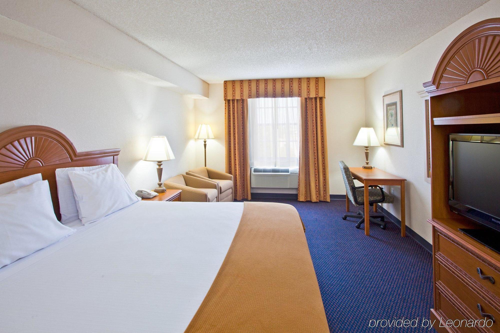 Holiday Inn Express Hotel & Suites Bonita Springs/Naples By Ihg Buitenkant foto